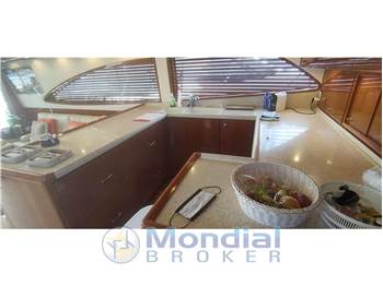 Bertram Yacht 630 Convertible
