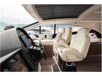PERSHING 62