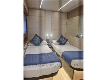 PERSHING 70