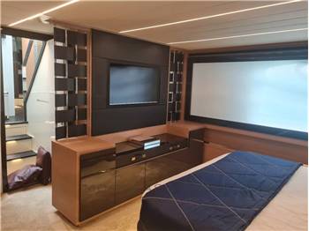 PERSHING 70