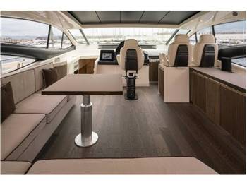 PERSHING 62