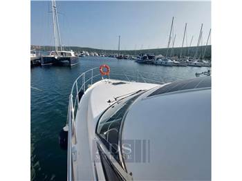 Sealine F 42/5