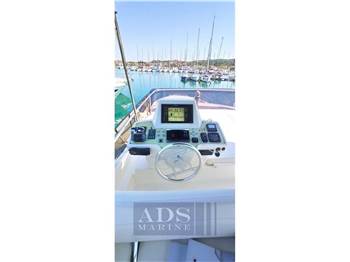 Ferretti Yachts 550