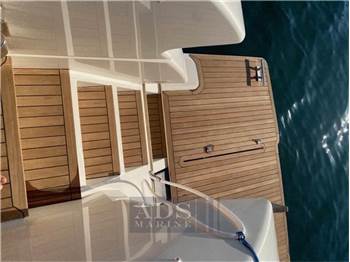 Ferretti Yachts 550