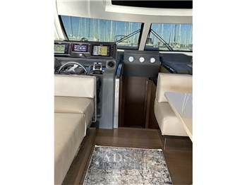 Ferretti Yachts 550