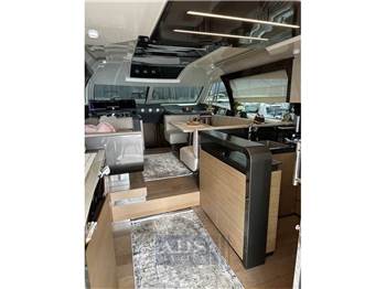 Ferretti Yachts 550