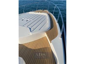 Ferretti Yachts 550