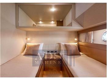 Ferretti Yachts 681
