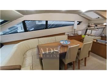 Ferretti Yachts 681
