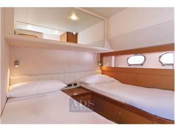 Ferretti Yachts 681