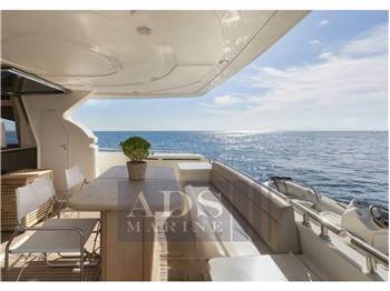 Ferretti Yachts 681