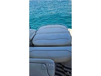 Crownline 270