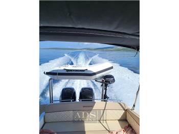 Quicksilver 875