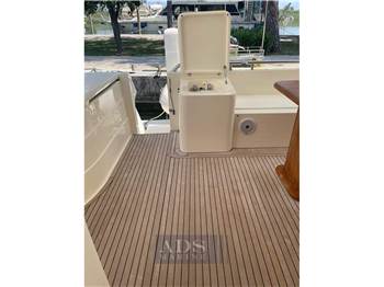 Ferretti 681