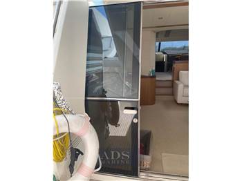 Ferretti 681