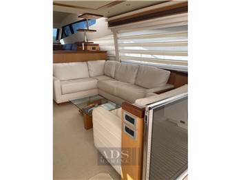 Ferretti 681