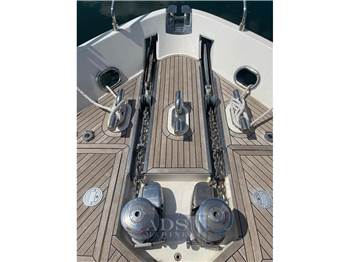 Ferretti 681