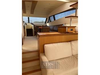 Ferretti 681