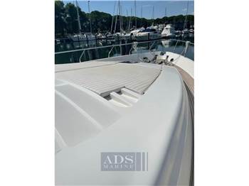 Ferretti 681