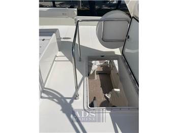 Ferretti 681