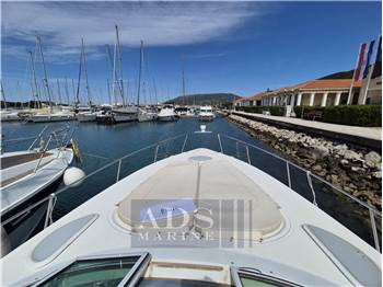 Cruiser Yachts 340 Express