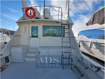 Hatteras 52