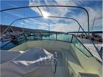 Hatteras 52
