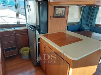 Hatteras 52