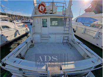 Hatteras 52
