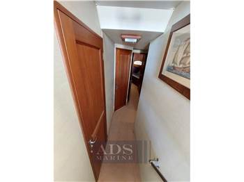 Hatteras 52
