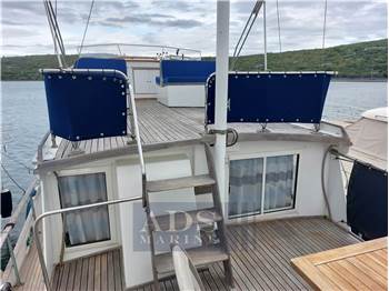 Grand Banks 42