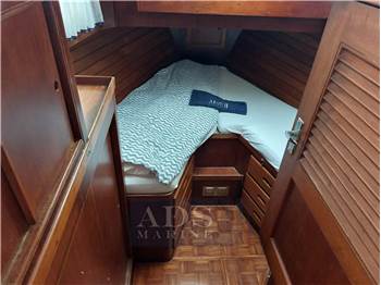 Grand Banks 42