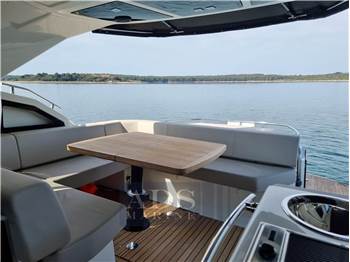 Cranchi M 44 HT