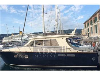 Solare 43 Lobster
