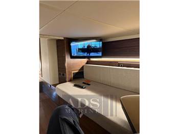 Sea Ray 320 SPX Sundancer