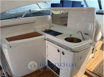 Princess Yachts V58