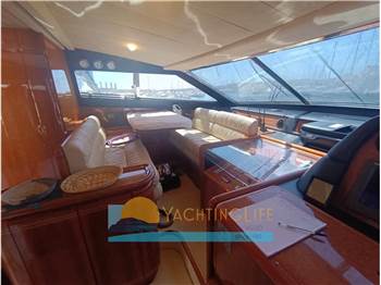 Ferretti Yachts FERRETTI 810