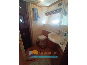 Ferretti Yachts FERRETTI 810