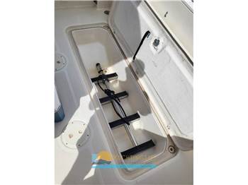 Pursuit 2670 Cuddy Center Console