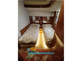 Azimut 68 flybridge EVO