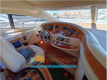 Azimut 68 flybridge EVO