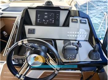 Cranchi M44 HT
