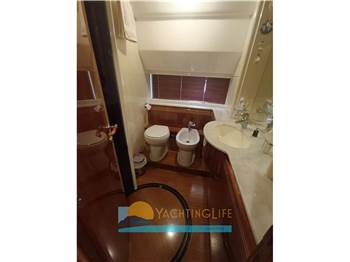 Ferretti Yachts FERRETTI 810