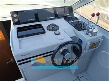 Cantieri dell'Adriatico PERSHING 33