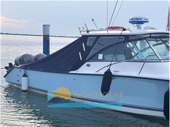 Pursuit SF/LS 345 Drummon Runner