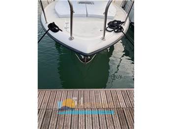 Pursuit SF/LS 345 Drummon Runner