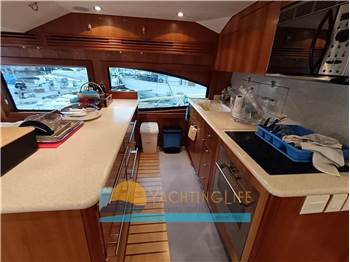 Hatteras 64 Convertible