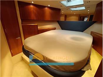 Hatteras 64 Convertible