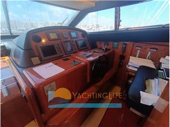 Ferretti Yachts FERRETTI 810