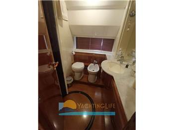 Ferretti Yachts FERRETTI 810